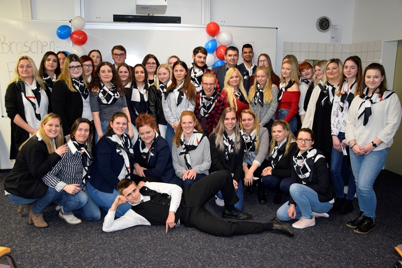 Hurra - Probezeit bestanden! Schüler des Unterkurses 